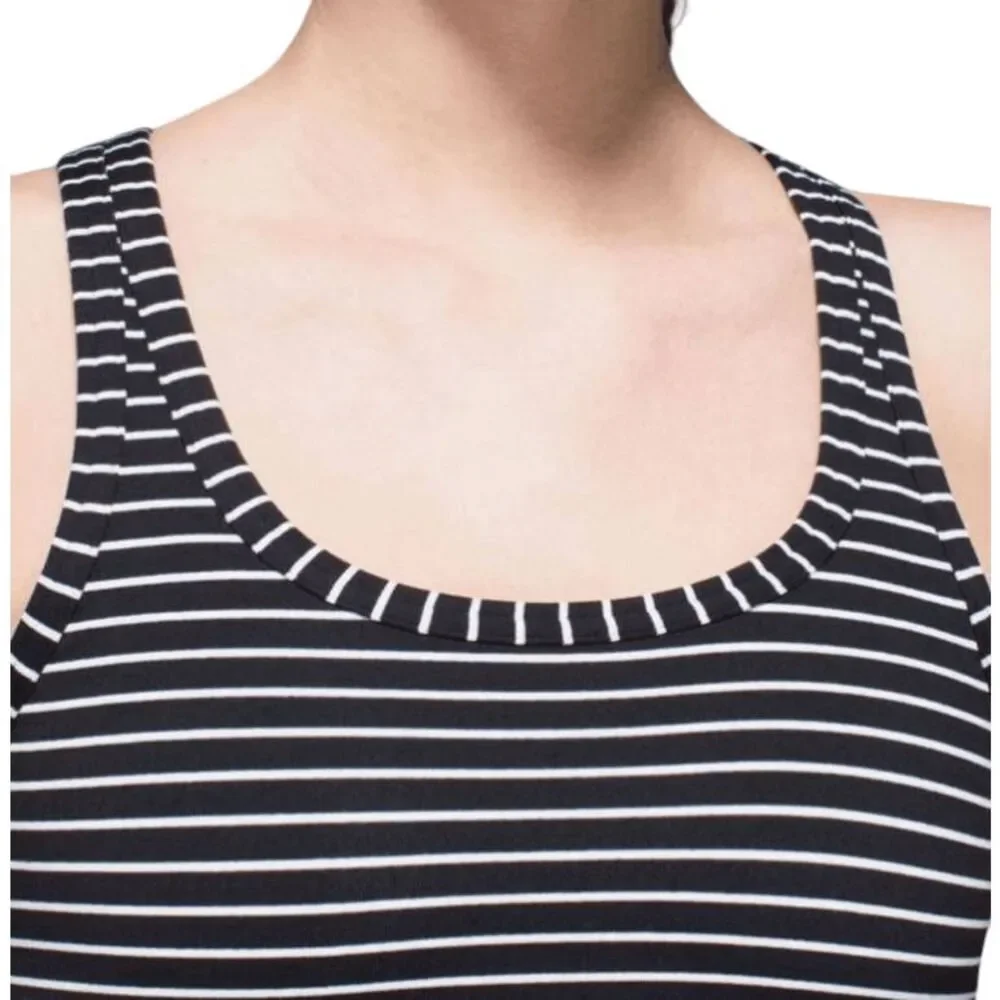 lululemon athletica excellent size